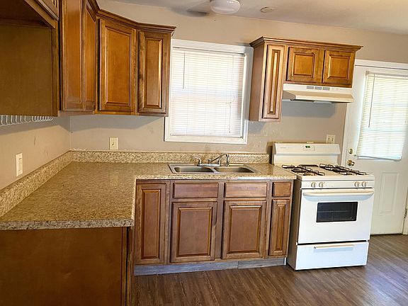 2nd image of 605 E C St