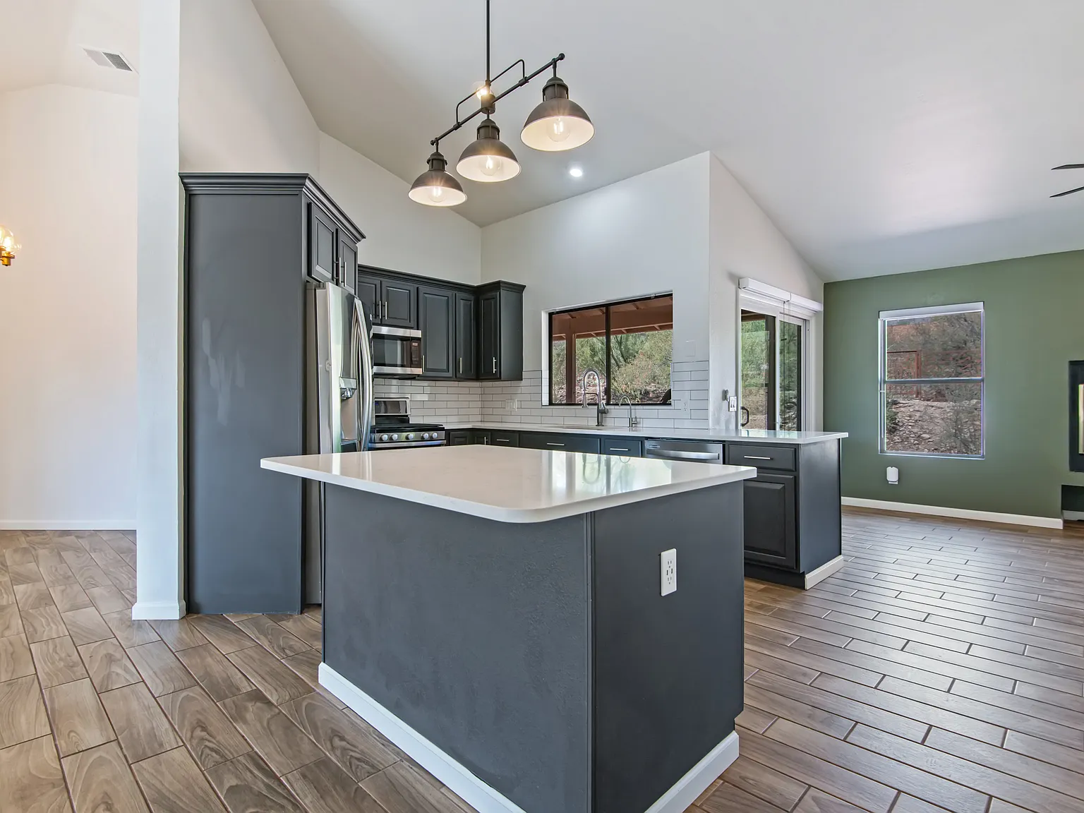 3 bed, 1682 sqft, $2,350 — Photo 4