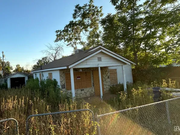 211 E Harding Ave, Bakersfield, CA 93308