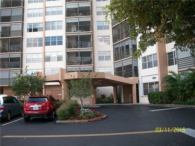 1st image of 1100 Saint Charles Pl APT 604