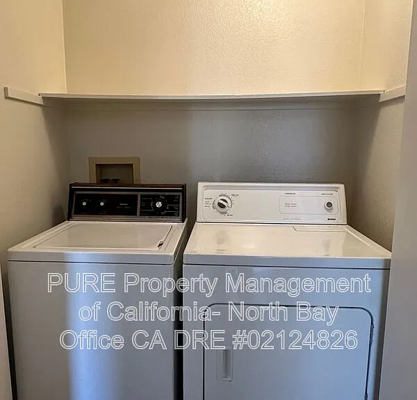 15 Regents Cir — Photo 8
