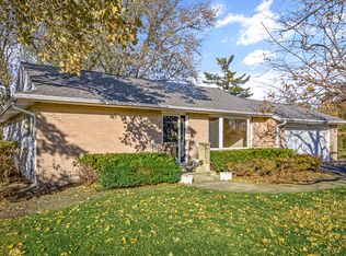 23W040 Dickens Ave, Glen Ellyn, IL 60137
