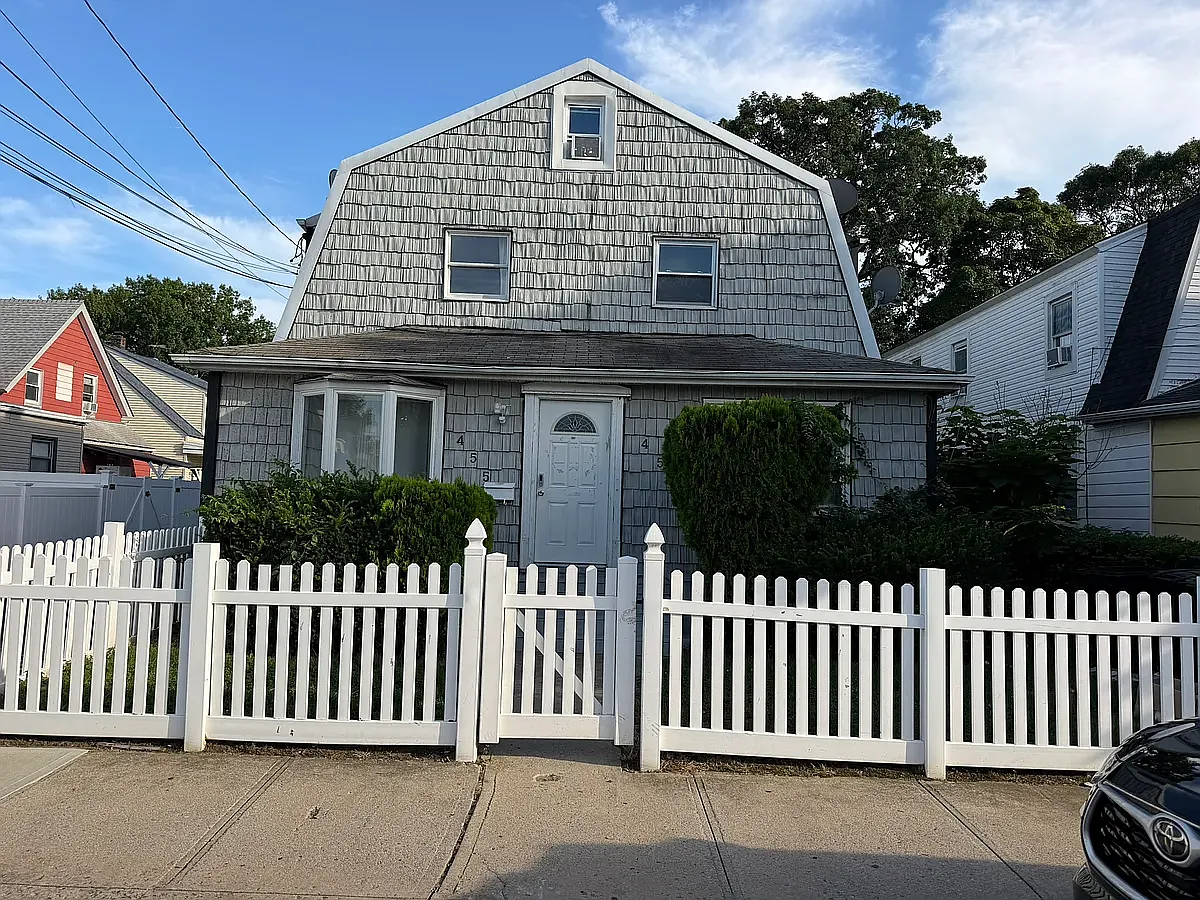 5 bed, 2.5 bath, 1983 sqft, $5,500 — Photo 2