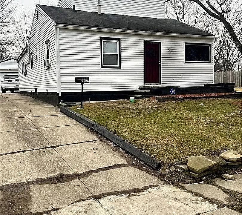 1st image of 4309 E 142nd St