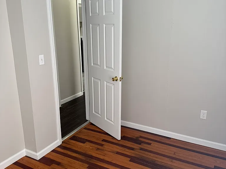 422 Wellington Ave — Photo 16