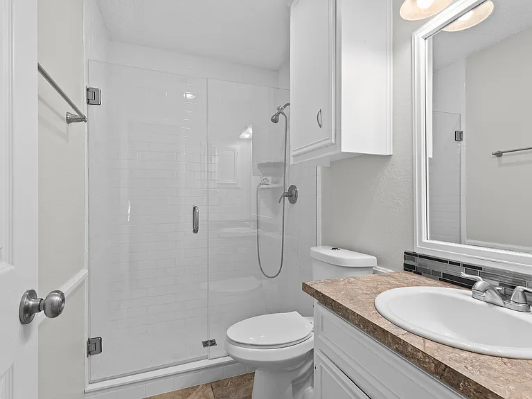 9616 Belmont Ave — Photo 17