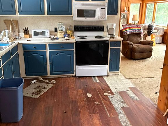 3rd image of 12893 Rocky Point Ln