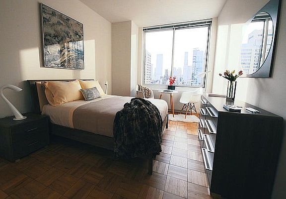 4th image of 240 E 39th St APT 44A