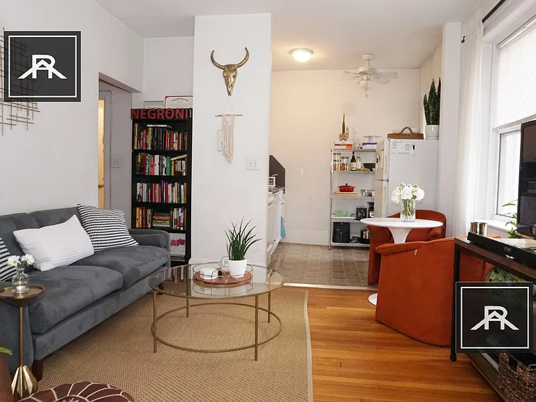 1086 Commonwealth Ave #501 — Photo 2