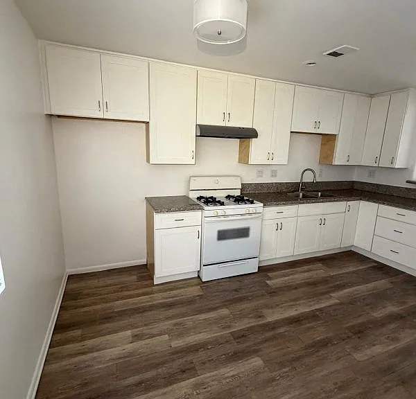 263 S Lemon St #B — Photo 4