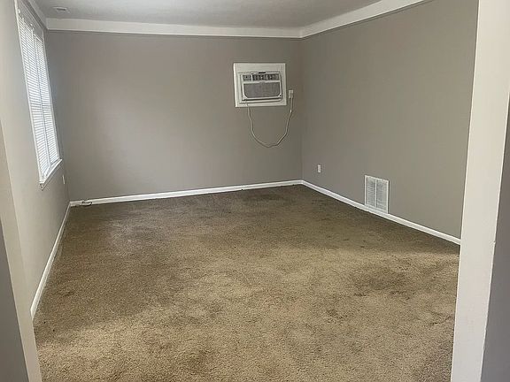 4th image of 13421 Brainbridge Ave