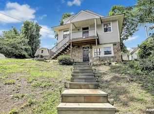 14 N Railroad Ave, Mahwah, NJ 07430