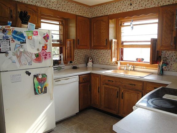 5th image of 306 PROSPECT ST W W