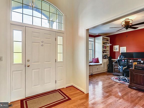 3rd image of 9951 Premiere View Cir