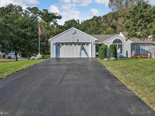 1605 Berry Dr, Lebanon, PA 17046