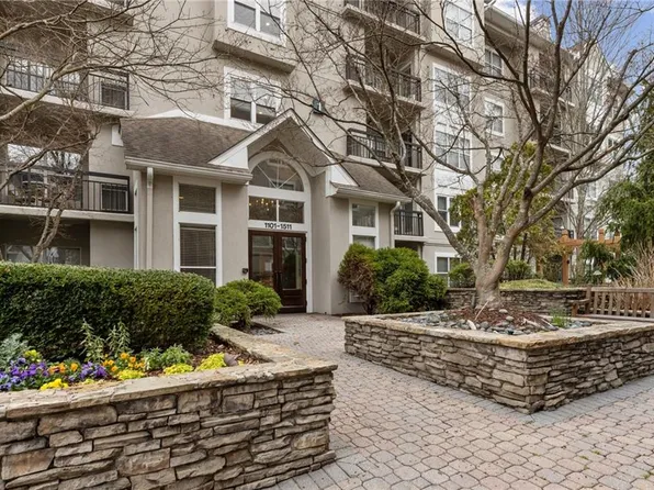 1302 River Green Dr NW #1302, Atlanta, GA 30327