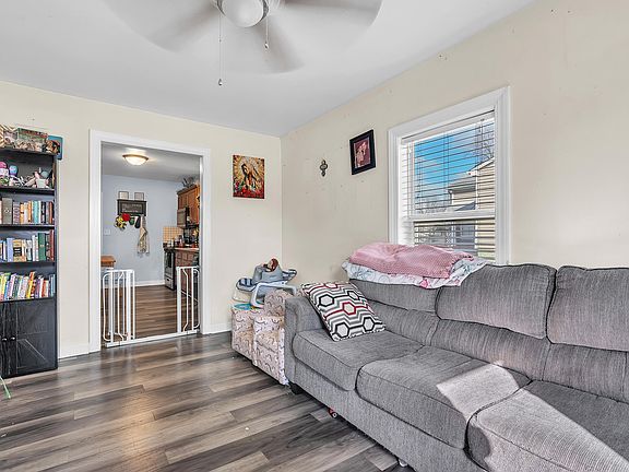 4th image of 2623 Hart Rd