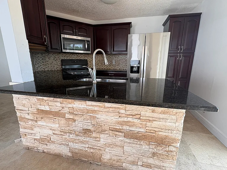 17221 SW 142nd Ct — Photo 17