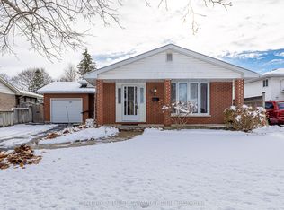 383 Magnolia Cres, London, ON N5Y 4T1