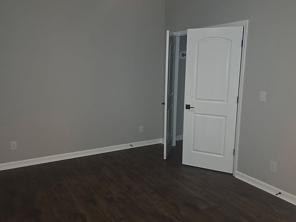 5th image of 716 Crestview Ct #1