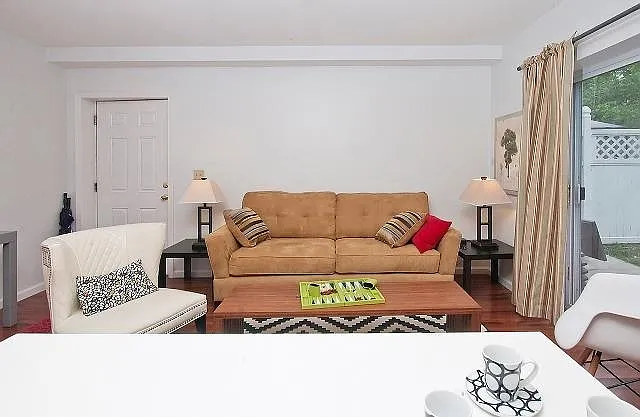 712 23rd St #1 — Photo 7