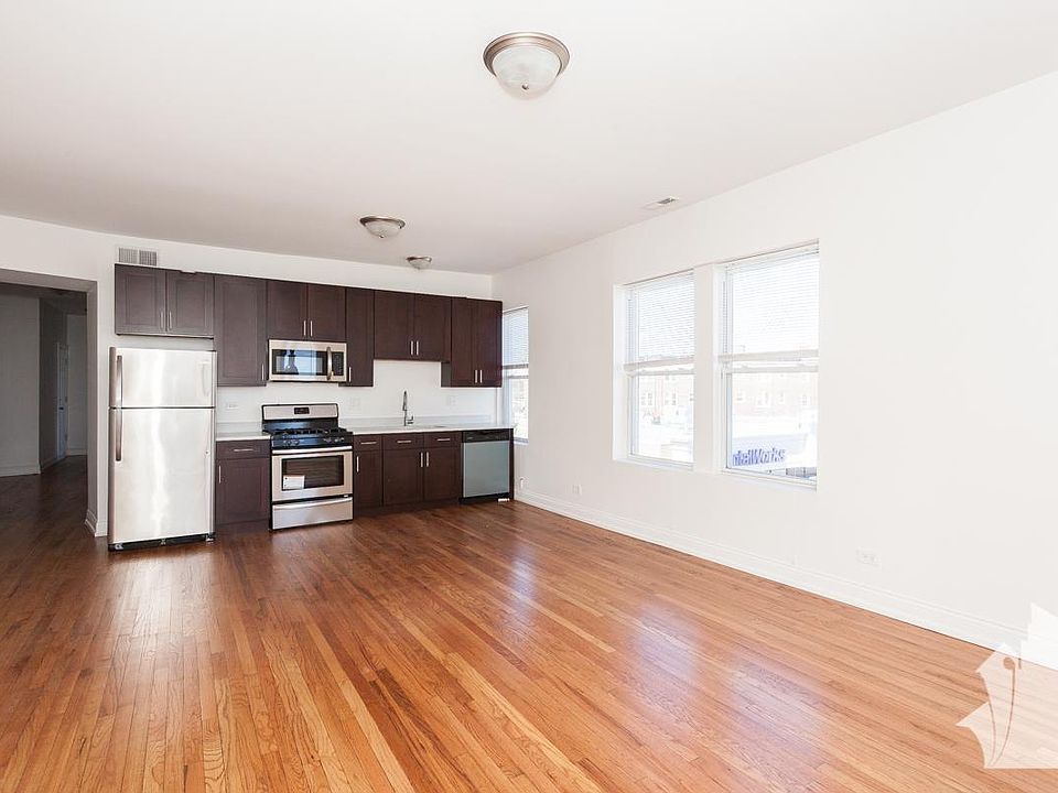 1st image of 4060 N Milwaukee Ave #2