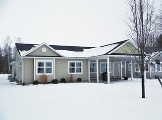 985 Long Point Dr, Houghton Lake, MI 48629