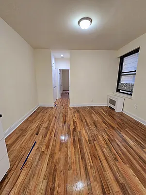 Rented by Metro Park Realty Inc | media 7