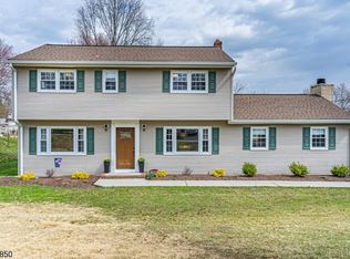 19 Lord Stirling Dr, Parsippany, NJ