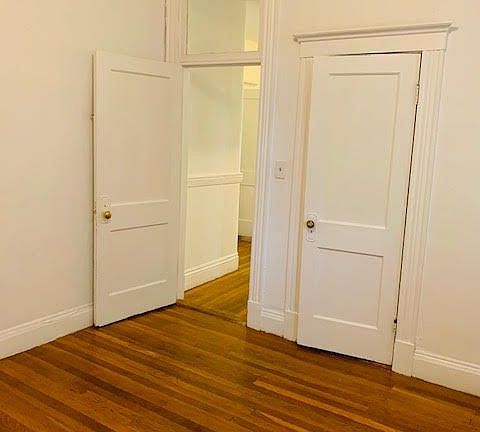 4th image of 195 Strathmore Rd #15