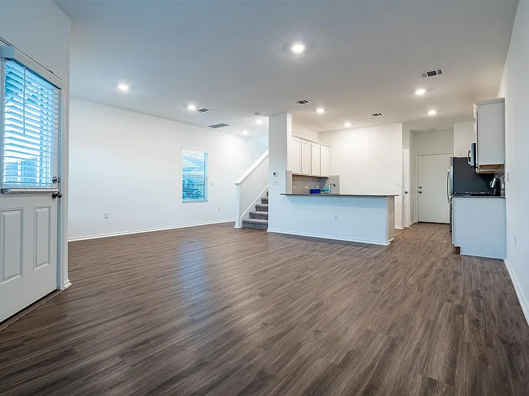7100 Dancing Wind Ln — Photo 6