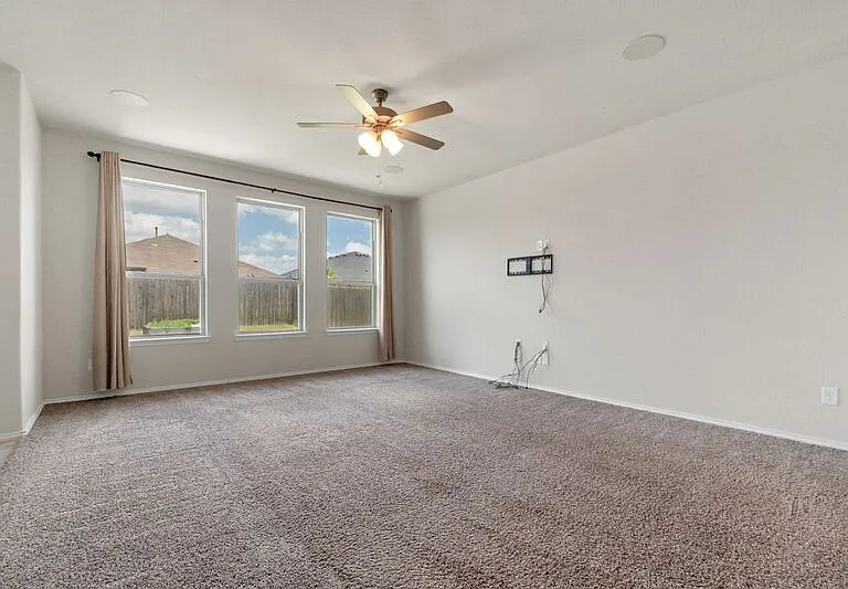 3140 Blacksmith Ln — Photo 3