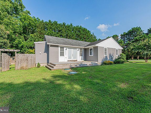 3rd image of 10347 Shingle Landing Rd