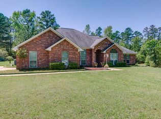 204 Woodland Lake Dr, Atlanta, TX 75551