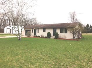 E2793 Crystal Rd, Waupaca, WI 54981