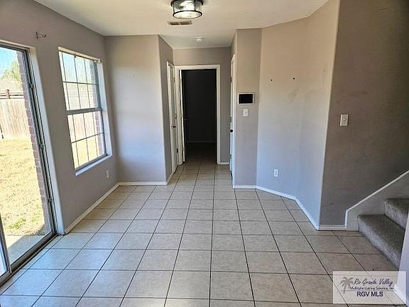 4th image of 2211 Webster Dr