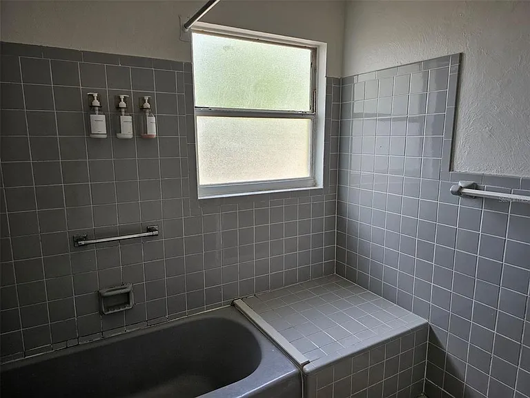 7409 Manatee St — Photo 17