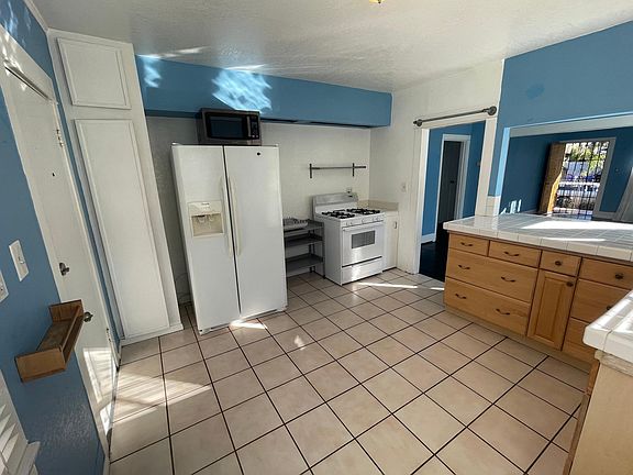 5th image of 4210 Illinois St