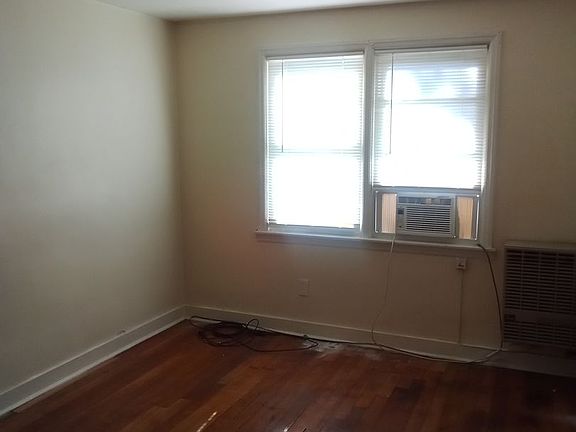 2nd image of 1206 Holland St APT C
