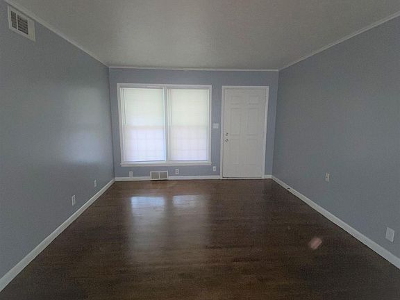 4th image of 319 S 80th East Ave