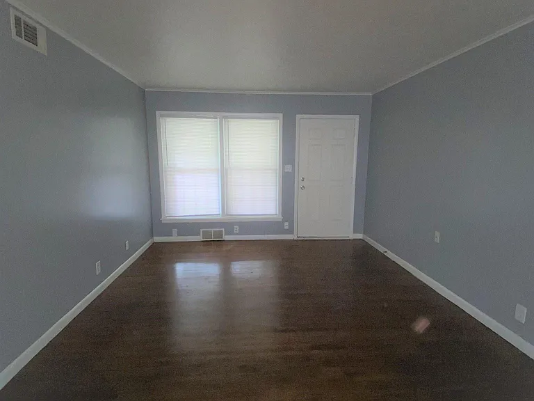 319 S 80th East Ave — Photo 4