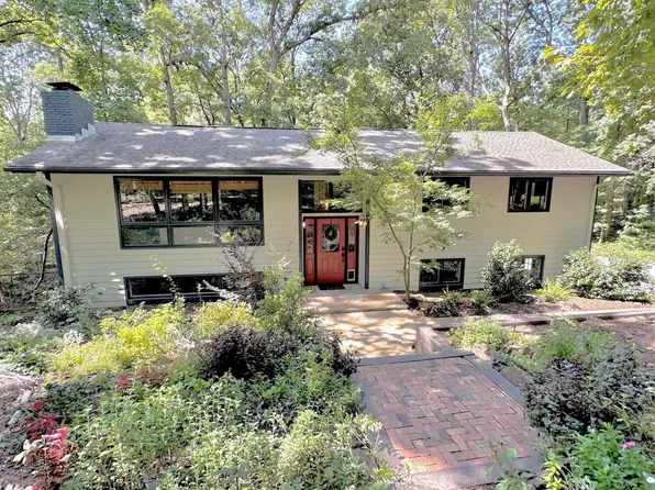 124 Dixie Dr, Chapel Hill, NC 27514