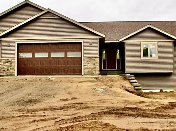 8840 South Cottonwood Circle, Eau Claire, WI 54701