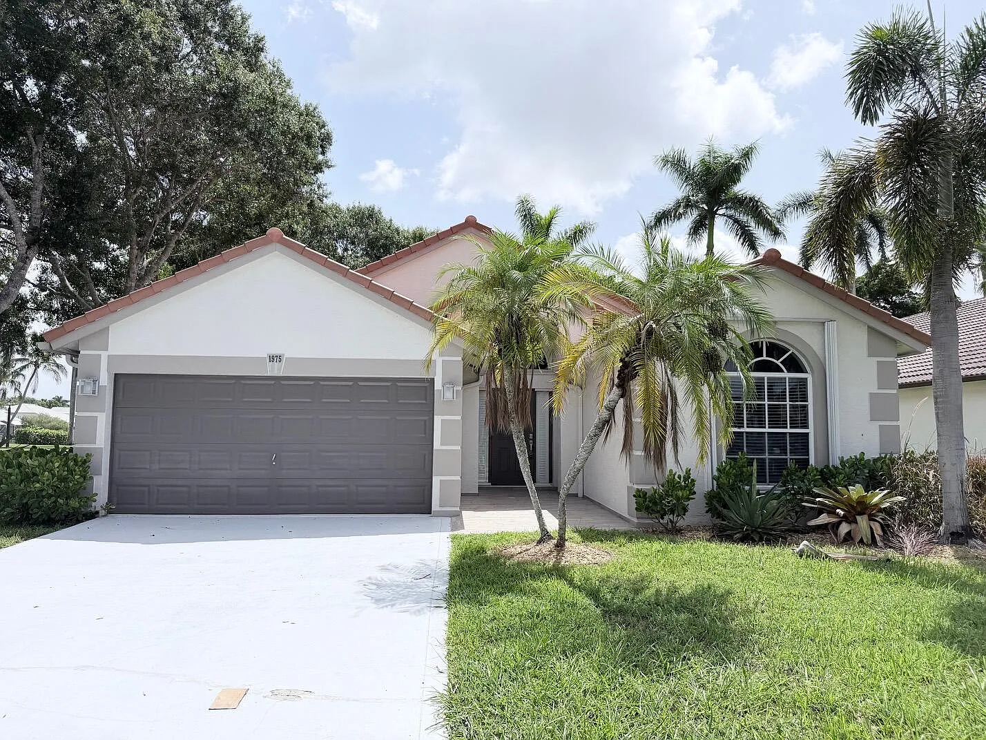 3 bed, 2.0 bath, 1408 sqft, $3,500 — Photo 1