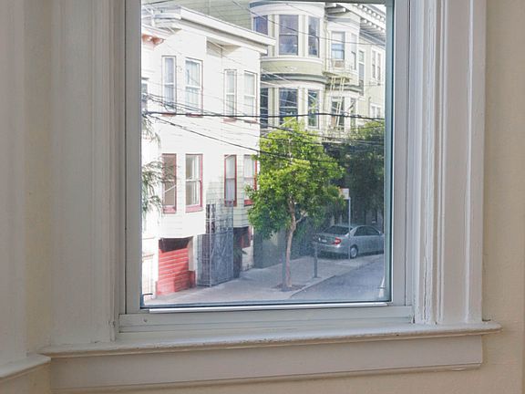 5th image of 164 Lexington St