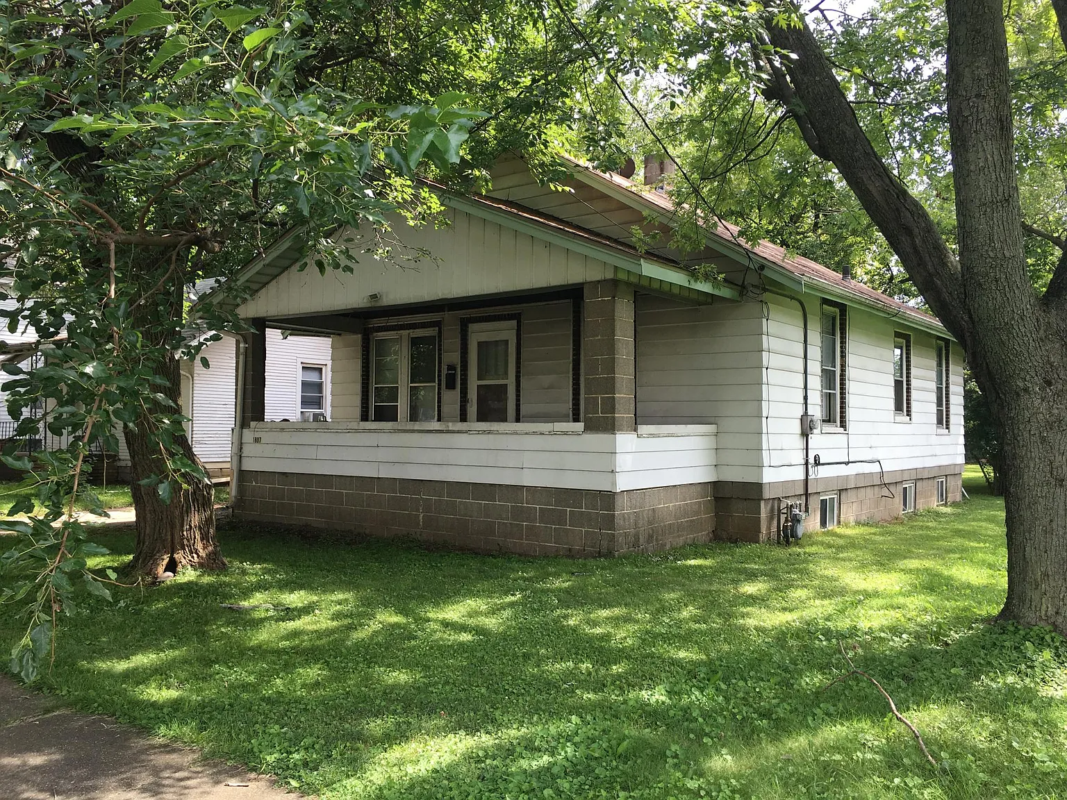 1807 N Gale Ave photo 1