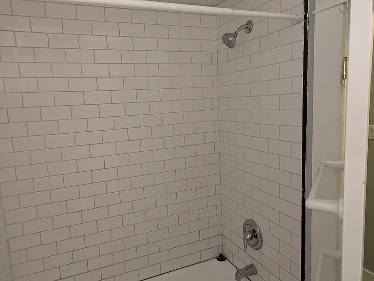 109 Moore Ave S — Photo 7