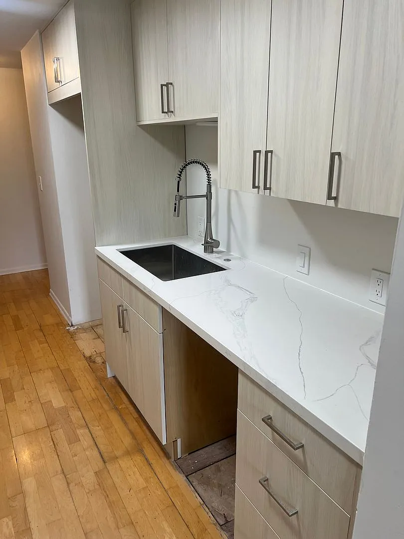 H134563B — Photo 3