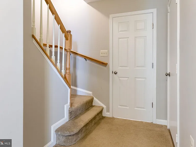 104 Frazer Dr — Photo 28