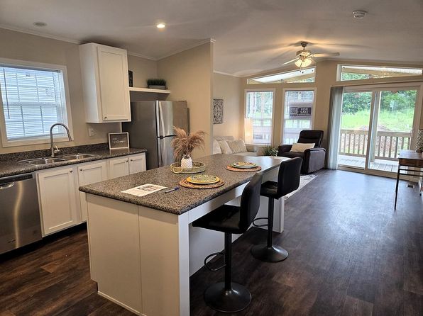 2501 Lowry Ave NE LOT 321